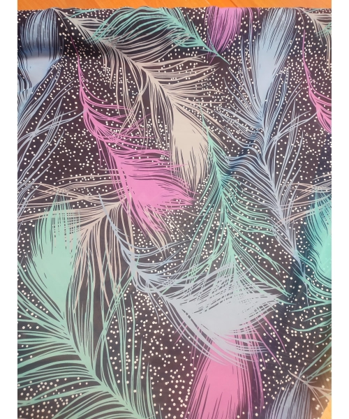 Delikatna tkanina szyfon - wzór w różowe, szare i miętowe pióra